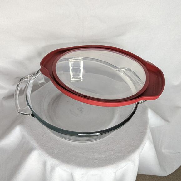 Anchor Hocking 9" 2 QT Casserole Dish w/ Lid & Insulated Potluck Carry Case - Picture 5 of 5